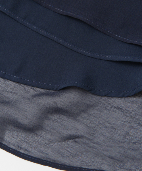 URBAN RESEARCH（アーバンリサーチ）の「UR CAP SLEEVE GATHER TOPS（シャツ/ブラウス・レディース・ネイビー/ブラック/ライトブルー・38）」の12枚目の写真