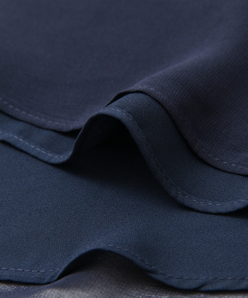 URBAN RESEARCH（アーバンリサーチ）の「UR CAP SLEEVE GATHER TOPS（シャツ/ブラウス・レディース・ネイビー/ブラック/ライトブルー・38）」の13枚目の写真