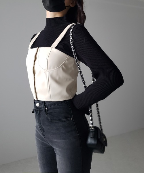 me+em select(ミームセレクト)の「※【 2color 】ミニボタンコルセットフェイクレザービスチェ(その他トップス・レディース・アイボリー/ブラック・FREE)」の12枚目の写真