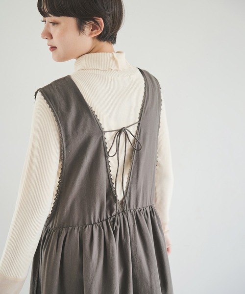 Crisp（クリスプ）の「バックリボンギャザーワンピース（ワンピース・レディース・チャコールグレー/マスタード・FREE）」の20枚目の写真