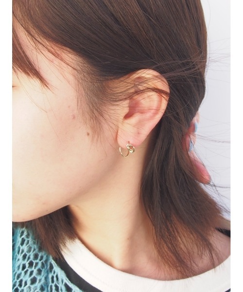 mille blanc(ミルブラン)の「ダブルピアス(ピアス(両耳用)・レディース・ゴールド系その他2/ゴールド/ゴールド系その他・FREE)」の8枚目の写真