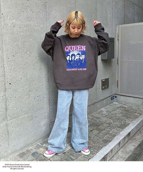 CIAOPANIC（チャオパニック）の「【ユニセックス】【QUEEN/クイーン】ツアーモチーフヴィンテージ加工ロックスウェット（スウェット・レディース・ホワイト/チャコールグレー・FREE）」の14枚目の写真