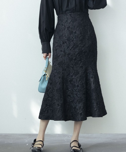 SAISON DE PAPILLON(セゾンドパピヨン)の「【大人気】フクレジャガードマーメイドミモレ丈スカート 綺麗 スタイルアップ(スカート・レディース・ブラック/グレー/ブルーグレー/ピンクベージュ・S/M/L/XL)」の2枚目の写真