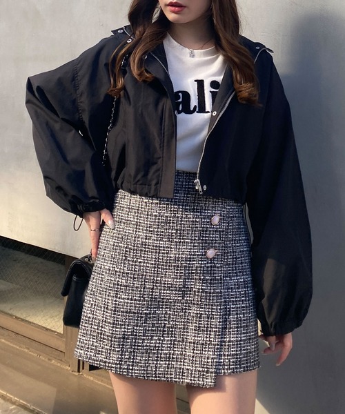 INGNI（イング）の「クロップド丈マウンテンパーカー／A（マウンテンパーカー・レディース・アイボリー/ブラック・M）」の9枚目の写真