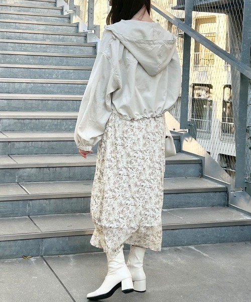 INGNI（イング）の「クロップド丈マウンテンパーカー／A（マウンテンパーカー・レディース・アイボリー/ブラック・M）」の7枚目の写真