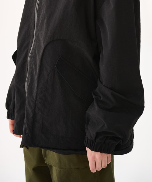 WETTEMPT（ウィテンプト）の「TRANSFORM NYLON JACKET / トランスフォームナイロンジャケット（ナイロンジャケット・メンズ・ベージュ/ブラック・SMALL/LARGE/MEDIUM）」の17枚目の写真