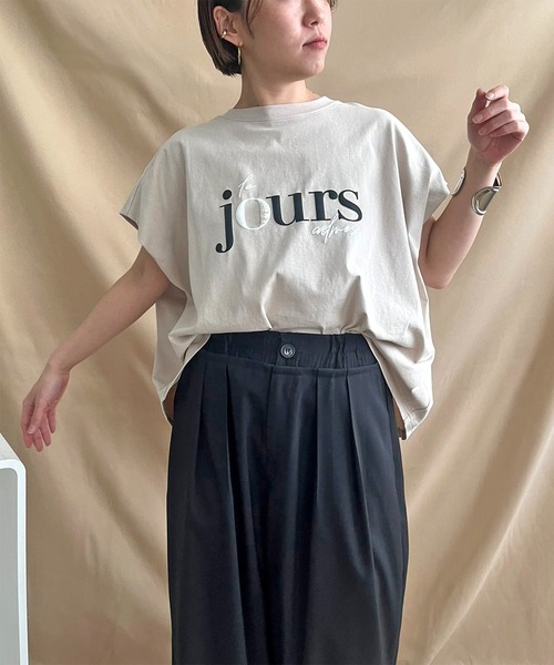 LHELBIE（レルビエ）の「パール＋ロゴボックスTシャツ（Tシャツ/カットソー・レディース・オフホワイト/チャコールグレー/グレイッシュベージュ・M）」の14枚目の写真