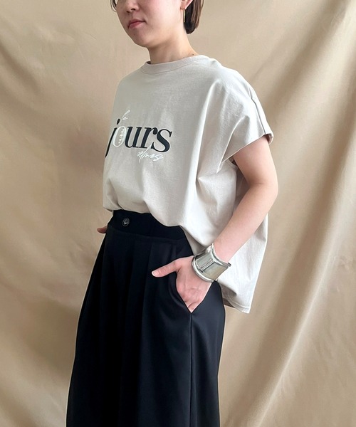 LHELBIE（レルビエ）の「パール＋ロゴボックスTシャツ（Tシャツ/カットソー・レディース・オフホワイト/チャコールグレー/グレイッシュベージュ・M）」の18枚目の写真