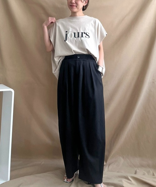 LHELBIE（レルビエ）の「パール＋ロゴボックスTシャツ（Tシャツ/カットソー・レディース・オフホワイト/チャコールグレー/グレイッシュベージュ・M）」の21枚目の写真