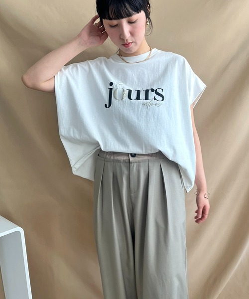 LHELBIE（レルビエ）の「パール＋ロゴボックスTシャツ（Tシャツ/カットソー・レディース・オフホワイト/チャコールグレー/グレイッシュベージュ・M）」の4枚目の写真