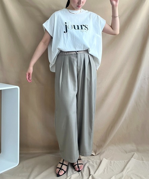 LHELBIE（レルビエ）の「パール＋ロゴボックスTシャツ（Tシャツ/カットソー・レディース・オフホワイト/チャコールグレー/グレイッシュベージュ・M）」の9枚目の写真