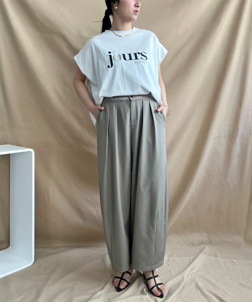 LHELBIE（レルビエ）の「パール＋ロゴボックスTシャツ（Tシャツ/カットソー・レディース・オフホワイト/チャコールグレー/グレイッシュベージュ・M）」の13枚目の写真