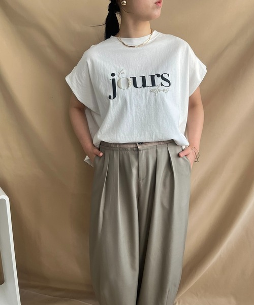 LHELBIE（レルビエ）の「パール＋ロゴボックスTシャツ（Tシャツ/カットソー・レディース・オフホワイト/チャコールグレー/グレイッシュベージュ・M）」の5枚目の写真