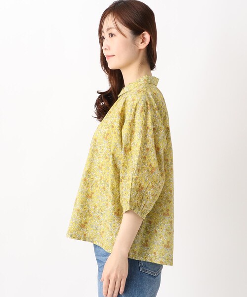 one'sterrace(ワンズテラス)の「綿ローンリップル 花柄ブラウス(シャツ/ブラウス・レディース・アイボリー系8/ネイビー系5/イエロー系8・02)」の5枚目の写真