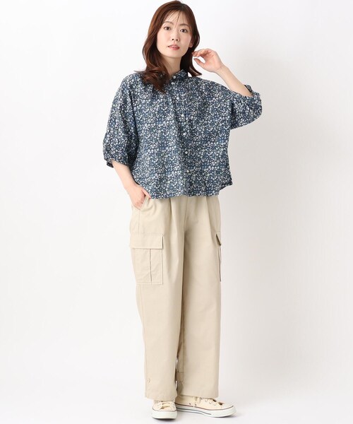 one'sterrace(ワンズテラス)の「綿ローンリップル 花柄ブラウス(シャツ/ブラウス・レディース・アイボリー系8/ネイビー系5/イエロー系8・02)」の14枚目の写真