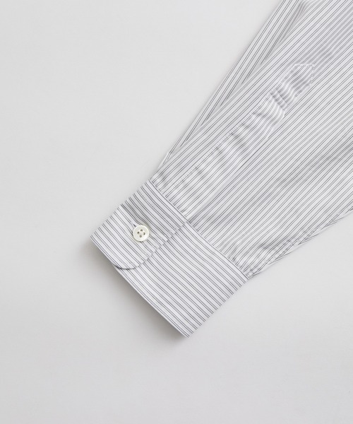 ADAM ET ROPE'（アダムエロペ）の「【UNIFORM/ユニフォーム】エンブレムプリント オーバーサイズ レギュラーカラー シャツ / 吸水速乾 / ユニセックス（シャツ/ブラウス・メンズ・イエロー系その他2/ブルー系その他6/ホワイト系その他3・L/M）」の7枚目の写真