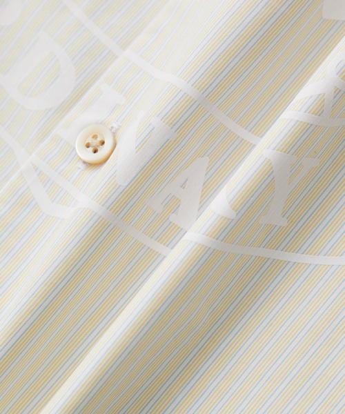 ADAM ET ROPE'（アダムエロペ）の「【UNIFORM/ユニフォーム】エンブレムプリント オーバーサイズ レギュラーカラー シャツ / 吸水速乾 / ユニセックス（シャツ/ブラウス・メンズ・イエロー系その他2/ブルー系その他6/ホワイト系その他3・L/M）」の11枚目の写真