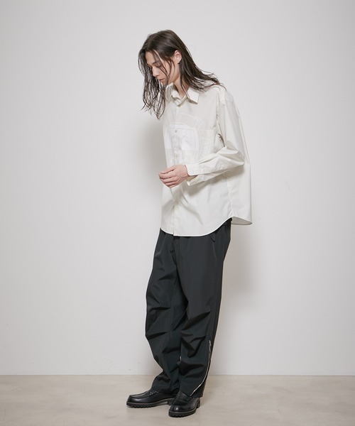 ADAM ET ROPE'（アダムエロペ）の「【UNIFORM/ユニフォーム】エンブレムプリント オーバーサイズ レギュラーカラー シャツ / 吸水速乾 / ユニセックス（シャツ/ブラウス・メンズ・イエロー系その他2/ブルー系その他6/ホワイト系その他3・L/M）」の14枚目の写真