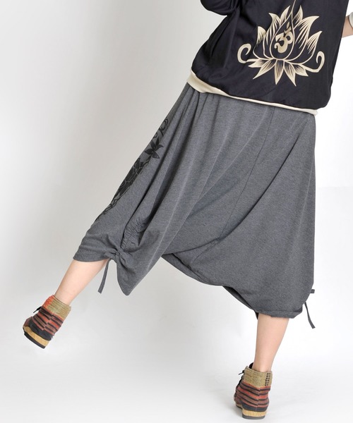 MARAI(マーライ)の「【MARAI】サイドくしゅくしゅロータスサルエルパンツ(その他パンツ・レディース・ブラック/パープル/グレー/ブラウン・FREE)」の18枚目の写真