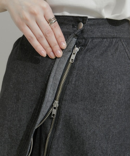 le cercle ADAM ET ROPE'(ルセルクルアダムエロペ)の「デニムミニスカート(デニムスカート・レディース・ブラック/ネイビー・FREE)」の13枚目の写真