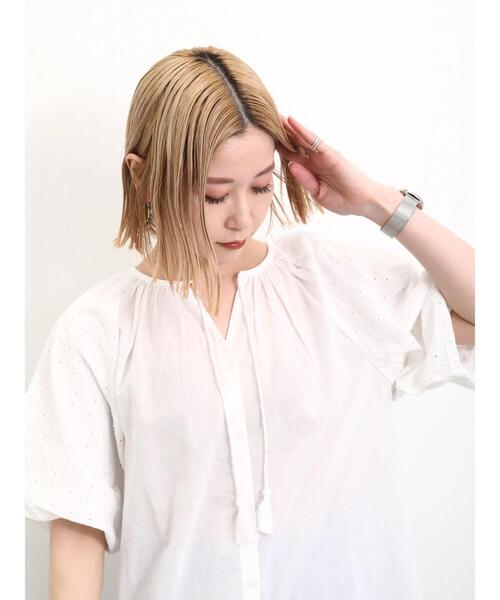 Samansa Mos2 blue（サマンサモスモスブルー）の「【Made in India】袖シフリーブラウス（シャツ/ブラウス・レディース・ブラック/ライトベージュ/オフホワイト・F）」の7枚目の写真