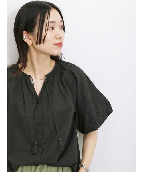 Samansa Mos2 blue（サマンサモスモスブルー）の「【Made in India】袖シフリーブラウス（シャツ/ブラウス・レディース・ブラック/ライトベージュ/オフホワイト・F）」の12枚目の写真