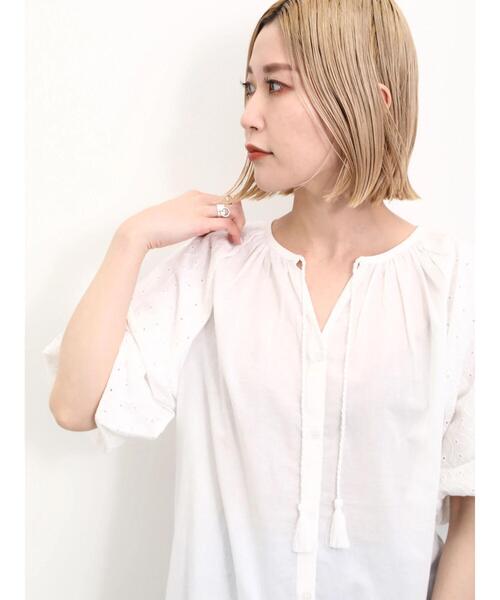 Samansa Mos2 blue（サマンサモスモスブルー）の「【Made in India】袖シフリーブラウス（シャツ/ブラウス・レディース・ブラック/ライトベージュ/オフホワイト・F）」の18枚目の写真