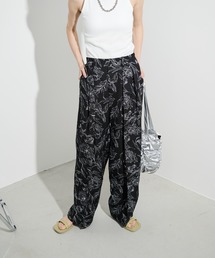 花柄タックパンツ