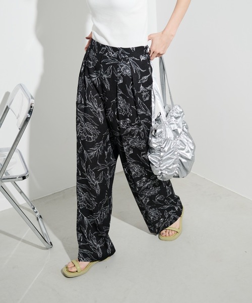 Shelly island（シェリーアイランド）の「花柄タックパンツ（その他パンツ・レディース・ブラック/ホワイト・M）」の21枚目の写真