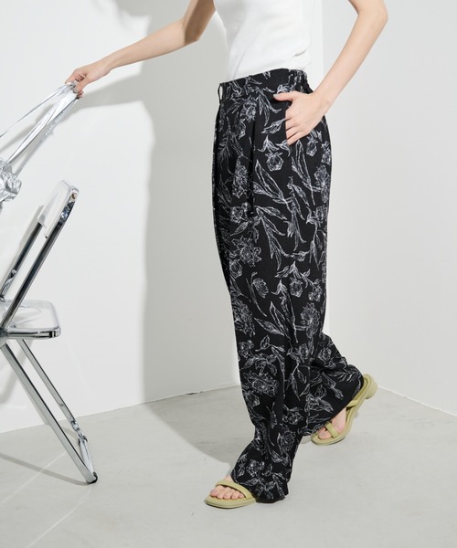 Shelly island（シェリーアイランド）の「花柄タックパンツ（その他パンツ・レディース・ブラック/ホワイト・M）」の22枚目の写真