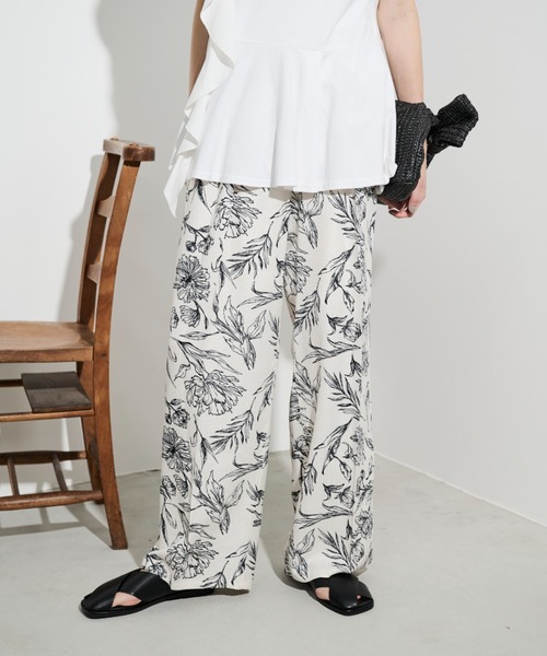 Shelly island（シェリーアイランド）の「花柄タックパンツ（その他パンツ・レディース・ブラック/ホワイト・M）」の13枚目の写真