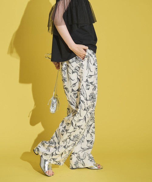 Shelly island（シェリーアイランド）の「花柄タックパンツ（その他パンツ・レディース・ブラック/ホワイト・M）」の5枚目の写真