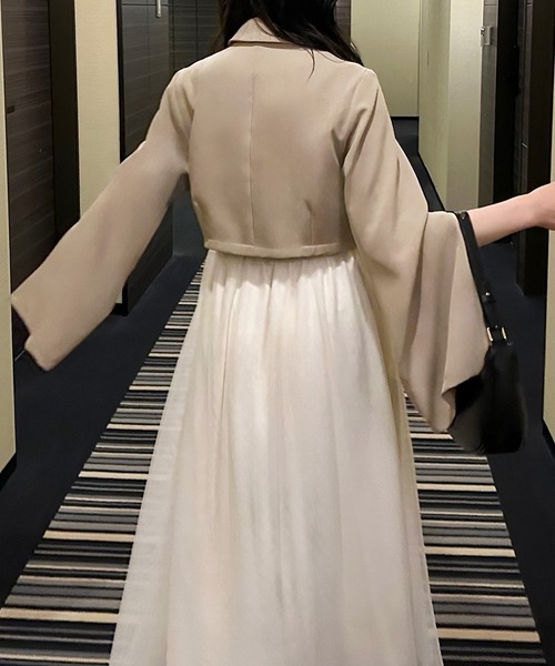 JUNOAH（ジュノア）の「ゴールド釦2wayスリットスリーブショートジャケット（テーラードジャケット・レディース・ブラック/ブラウン/グレイッシュベージュ/チャコール/ブラウン系その他・SMALL/MEDIUM/LARGE/X-LARGE）」の11枚目の写真