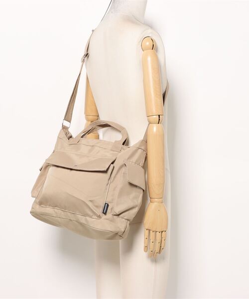 STYLEBLOCK(スタイルブロック)の「ビッグポケット付き2WAYショルダーバッグ(ショルダーバッグ・レディース・ブルー/ホワイト/カーキ/ブラック・FREE)」の5枚目の写真