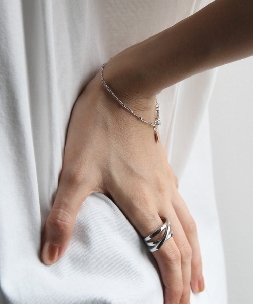 abaskdesign（アバスクデザイン）の「金属アレルギー対応 選べる5タイプ 華奢チェーンステンレスブレスレット（ブレスレット・レディース・ゴールド系その他3/ゴールド系その他2/シルバー/シルバー系その他4/シルバー系その他3/シルバー系その他2/ゴールド系その他/シルバー系その他/ゴールド/ゴールド系その他4・D/C/A/E/B）」の3枚目の写真