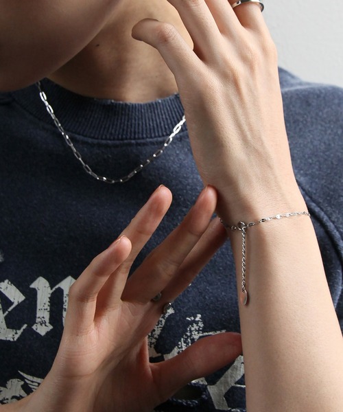 abaskdesign（アバスクデザイン）の「金属アレルギー対応 選べる5タイプ 華奢チェーンステンレスブレスレット（ブレスレット・レディース・ゴールド系その他3/ゴールド系その他2/シルバー/シルバー系その他4/シルバー系その他3/シルバー系その他2/ゴールド系その他/シルバー系その他/ゴールド/ゴールド系その他4・D/C/A/E/B）」の4枚目の写真