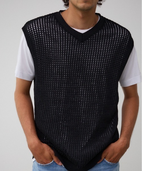 AZUL by moussy（アズールバイマウジー）の「透かし編みニットベスト（ベスト・メンズ・グレー/ブラック・FREE）」の2枚目の写真