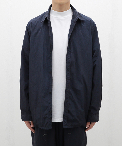 ATON（エイトン）の「ATON (エイトン) HANDE DYED NYLON SHIRT JACKET BLAGCW0204（シャツ/ブラウス・メンズ・ブラック/ネイビー・4/6）」の2枚目の写真