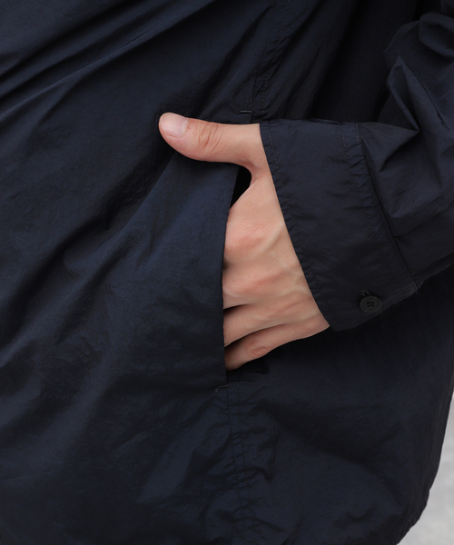 ATON（エイトン）の「ATON (エイトン) HANDE DYED NYLON SHIRT JACKET BLAGCW0204（シャツ/ブラウス・メンズ・ブラック/ネイビー・4/6）」の13枚目の写真