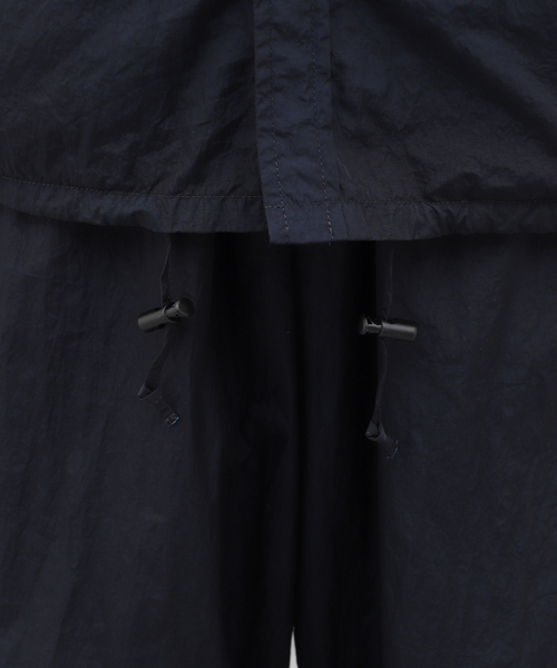 ATON（エイトン）の「ATON (エイトン) HANDE DYED NYLON SHIRT JACKET BLAGCW0204（シャツ/ブラウス・メンズ・ブラック/ネイビー・4/6）」の11枚目の写真