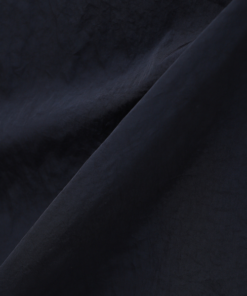 ATON（エイトン）の「ATON (エイトン) HANDE DYED NYLON SHIRT JACKET BLAGCW0204（シャツ/ブラウス・メンズ・ブラック/ネイビー・4/6）」の3枚目の写真