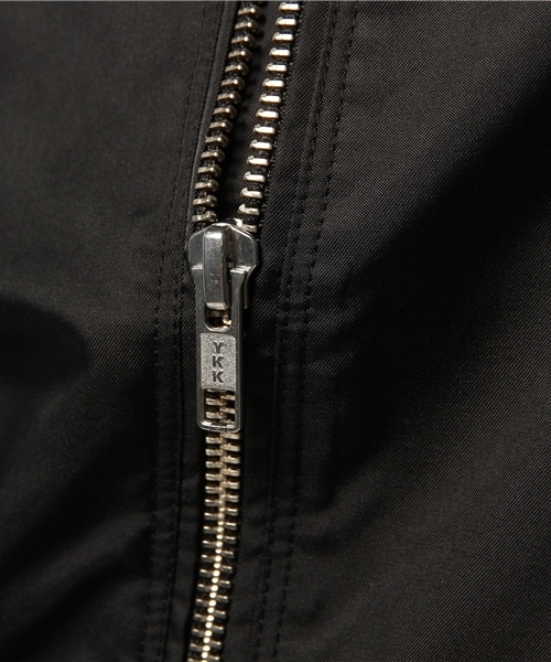 VENCEEXCHANGE（ヴァンスエクスチェンジ）の「エステルツイルMA-1       （MA-1・メンズ・ダークグリーン/ブラック・MEDIUM/LARGE）」の3枚目の写真