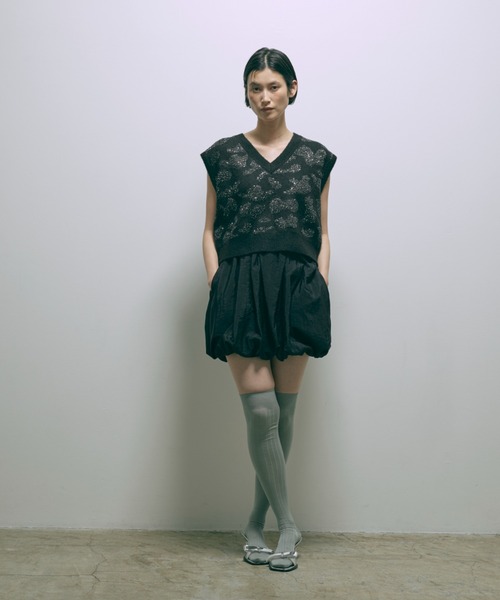 EN NEUME(エンノイム)の「Sequin Jacquard Knit Vest(ベスト・レディース・ブラック/杢グレー・FREE)」の4枚目の写真