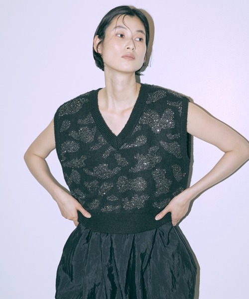 EN NEUME(エンノイム)の「Sequin Jacquard Knit Vest(ベスト・レディース・ブラック/杢グレー・FREE)」の7枚目の写真