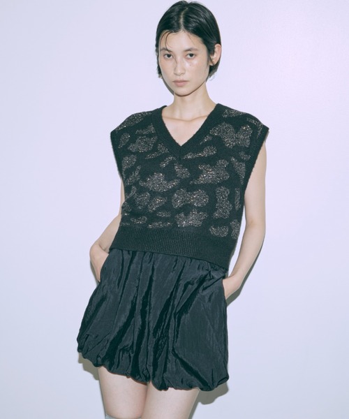 EN NEUME(エンノイム)の「Sequin Jacquard Knit Vest(ベスト・レディース・ブラック/杢グレー・FREE)」の8枚目の写真