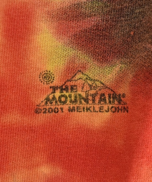 THE MOUNTAIN（ザマウンテン）の「【ヴィンテージ古着】Y2K THE MOUNTAIN ドラゴンナイト タイダイ Tシャツ（Tシャツ/カットソー・メンズ・レッド・LARGE）」の2枚目の写真
