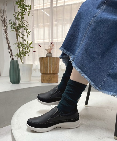 LUGG NAGG(ラグナグ)の「【risata】【軽量】バイカラー異素材スリッポン(スニーカー・レディース・ブラック/グレー/キャメル/ワインレッド・23.0cm/23.5cm/24.0cm/24.5cm/22.5cm)」の7枚目の写真