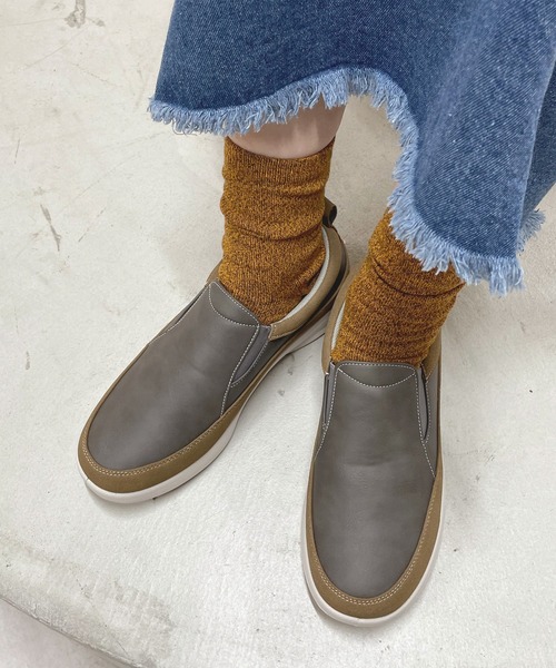 LUGG NAGG(ラグナグ)の「【risata】【軽量】バイカラー異素材スリッポン(スニーカー・レディース・ブラック/グレー/キャメル/ワインレッド・23.0cm/23.5cm/24.0cm/24.5cm/22.5cm)」の13枚目の写真