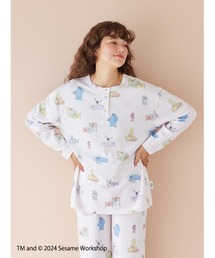 ルームウェア・パジャマ gelato pique sesame street pajamas gelato pique（ジェラートピケ）の「【SESAME STREET】総柄プル