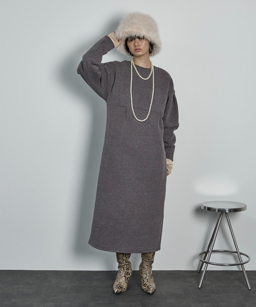 THE YOn(ザヨン)の「コルセットデザインスウェットワンピース(ワンピース・レディース・ターコイズブルー/チャコールグレー/アイボリー・FREE)」の4枚目の写真
